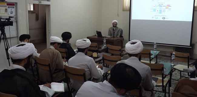 مطالعات فقهی به دو قالب رشته ای و روشی تقسیم می شود