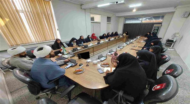 نشست صمیمی بانوان فعال رسانه‌ای حوزه علمیه خراسان با بانوان خبرنگار صدا و سیمای جمهوری اسلامی