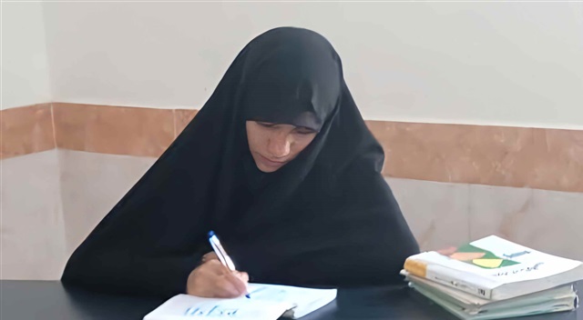 افتخارآفرینی بانوی طلبه حاجی‌آباد در المپیاد کلام اسلامی با تکیه بر توکل و تلاش