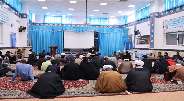 تبیین اهداف رقابت‌های علمی و فرآیند شناسایی استعدادهای برتر حوزوی در مدرسه علمیه امیرالمؤمنین(ع) بیرجند