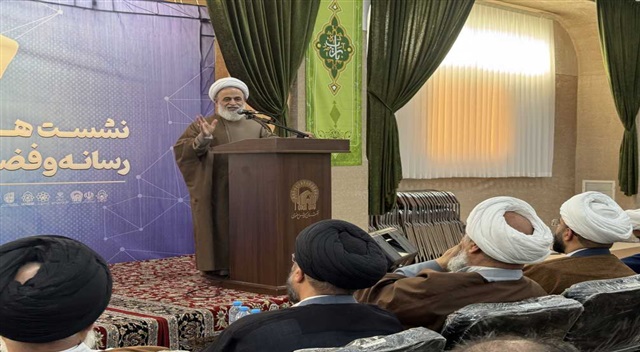 اصلاح نگرش‌ها، کلید بازسازی ارتباط جامعه با دین است