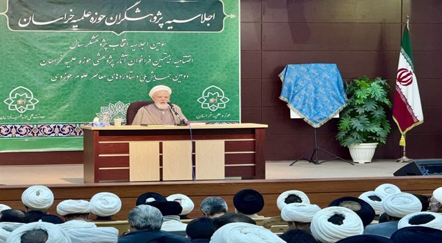 نوشتن، ضامن ماندگاری علم و معیار سنجش پژوهش حوزوی است