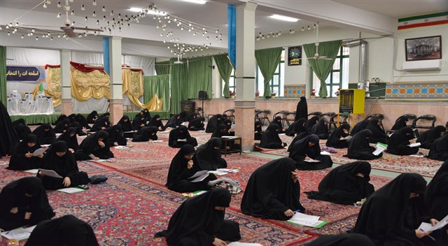  گزارش تصویری |  آزمون استعدادهای برتر؛ رقابت علمی طلاب خراسان