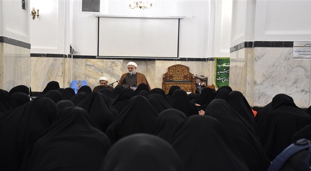  گزارش تصویری | دیدار مدیر حوزه علمیه خراسان با طلاب خواهر معتکف در حرم رضوی