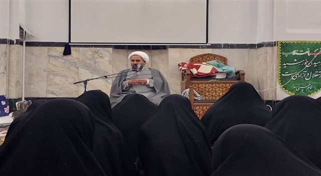 تدبر؛ نخستین و همگانی‌ترین سطح ارتباط با قرآن است