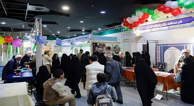  گزارش تصویری | حضور فعال حوزه علمیه خراسان در نوزدهمین نمایشگاه بین‌المللی قرآن و عترت مشهد
