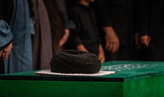 گزارش تصویری ۲ | اقامه نماز بر پیکر مطهر رهبر شهید انقلاب اسلامی در حرم مطهر رضوی