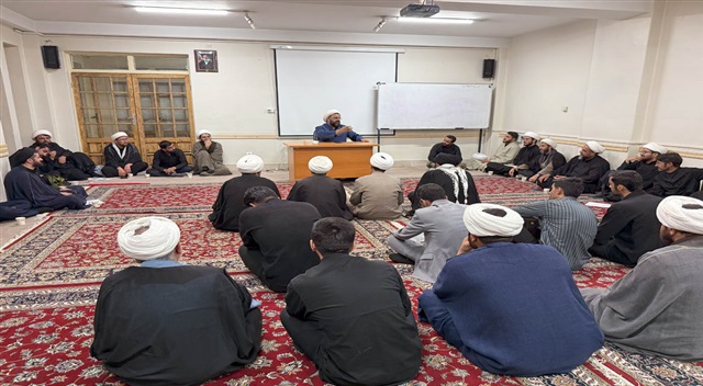  گزارش تصویری | دیدار معاون فرهنگی و تبلیغی حوزه علمیه خراسان با گروه‌های جهادی تبلیغی اعزامی به عراق