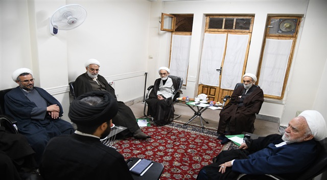 گزارش تصویری ۷ | مدیر حوزه علمیه خراسان از امتحانات شفاهی دروس خارج در مدرسه علمیه عالی نواب بازدید کرد