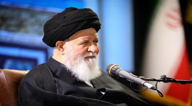 طلبه باید از آغاز خود را وقف خدمت به امام زمان(عج) کند/ آینده حوزه علمیه خراسان در مسیر تمدن‌سازی امیدبخش است