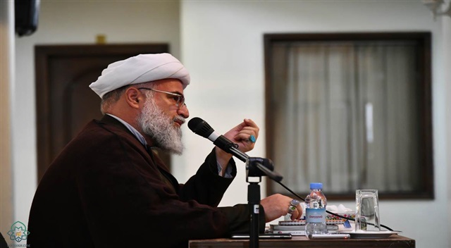 حوزویان باید مطالبات نایب امام زمان(عج) را به گفتمان عمومی جامعه تبدیل کنند