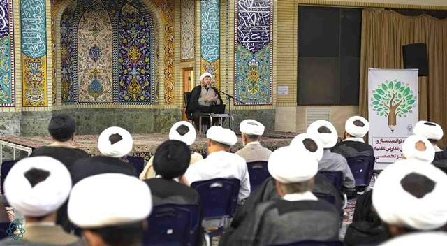 نظام جامع آموزش در نشست توانمندسازی مدیران و کارشناسان مدارس علمیه مشهد تبیین شد