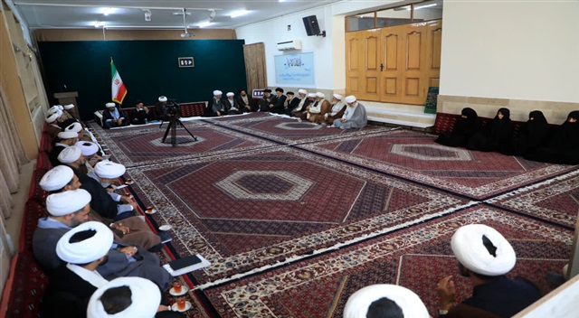 نماینده ولی فقیه در خراسان جنوبی:رسالت حوزه‌های علمیه باید تربیت انسان، بیدار کردن جامعه از غفلت و به فعلیت رساندن استعدادهای الهی انسان باشد