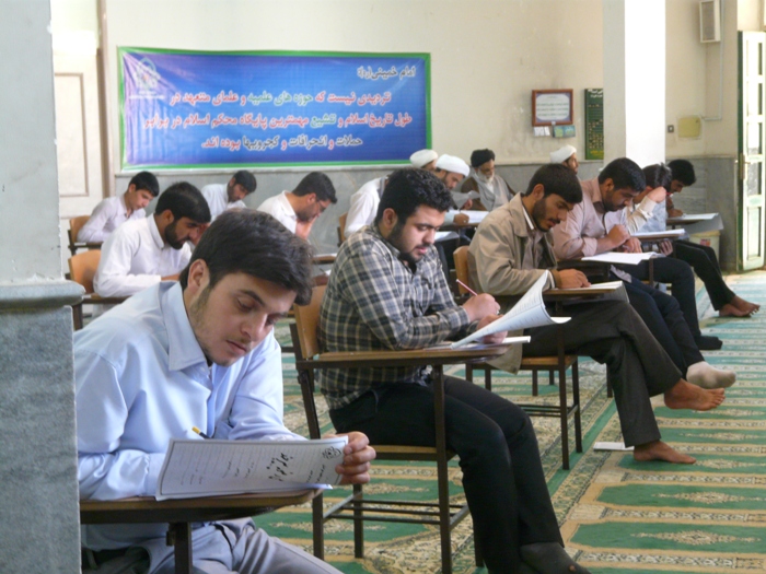 آزمون ورودی مدرسه تخصصی سطح 2و3 رضویه بیرجند برگزار شد